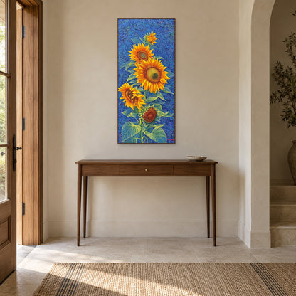 Tableau de tournesols dans un cadre ton noyer au-dessus d’une console fine, dans une entrée doucement éclairée